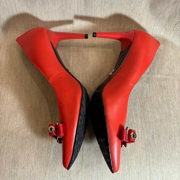 LINEA ROSA Sz 38 Pointy Bow at Toe Cap Metal Accents Heels Statement Shoes - Picture 4 of 12